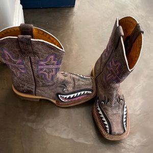 Girls Yon Haul Boots - square toe size 13 near perfect condition